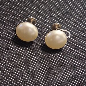 Vintage Richelieu Pearlesque Screwback Earrings